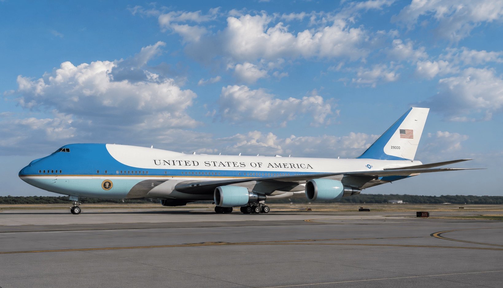 JUST IN: 🇺🇸🇨🇳 Elon Musk traveling on Air Force One with President Trump to…