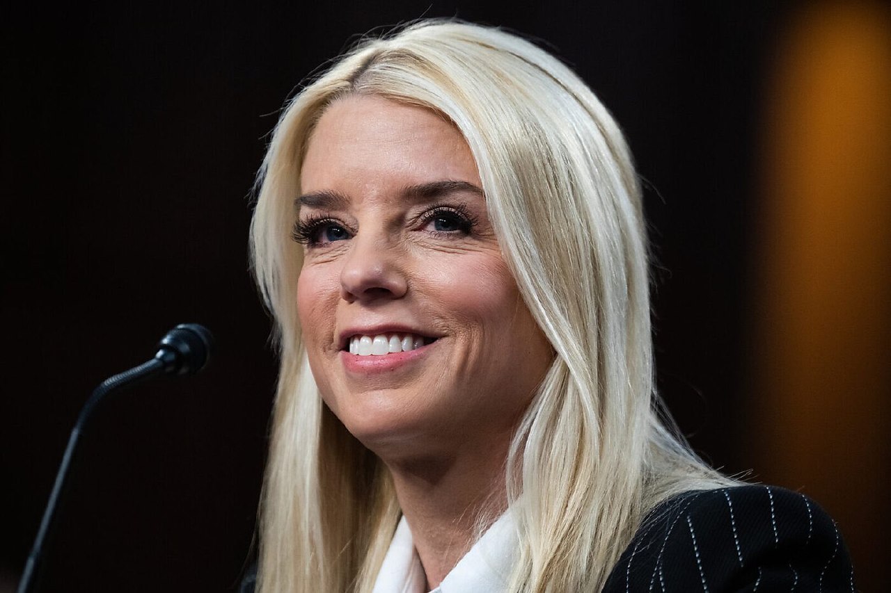 JUST IN: ๐บ๐ธ President Trump appoints former Attorney General Pam Bondi to Whiโฆ