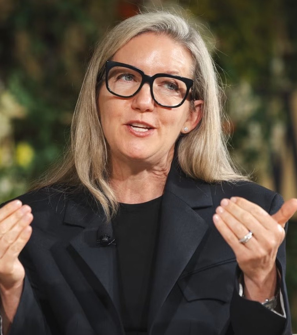 News image from Watcher Guru: JUST IN: Cracker Barrel $CBRL CEO Julie Masino resigns.