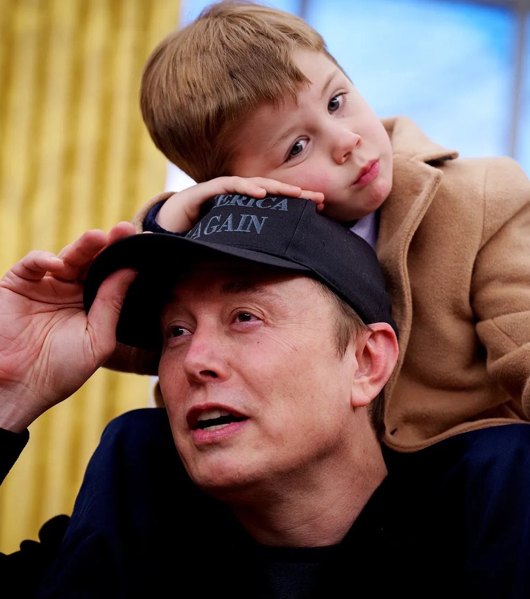 News image from Watcher Guru: JUST IN: 🇺🇸 Elon Musk announces he will give 1 of his SpaceX $SPCX shares to "every kid in…