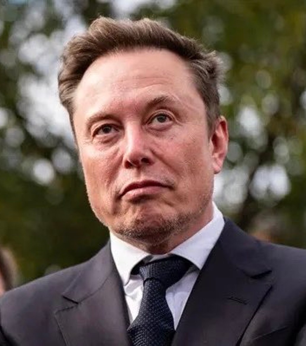 News image from Watcher Guru: JUST IN: Elon Musk says Apple's $29,799 Mac Studio makes a Tesla seem "quite affordable."