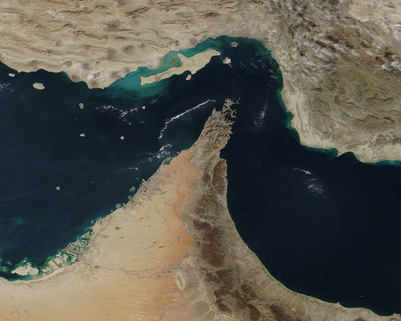 Iran allowed 32 ships to cross the Strait of Hormuz in the past day